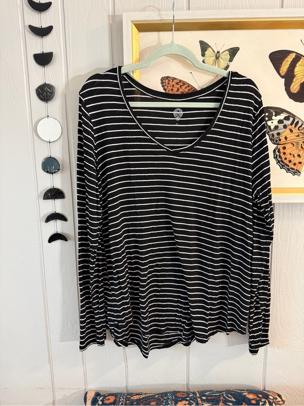 SO Black and White Striped V-Neck Long Sleeve Top